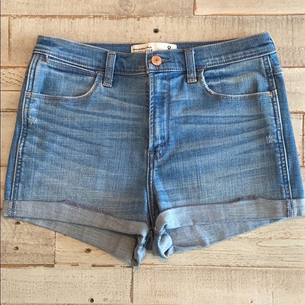 Abercrombie & Fitch high rise shorts